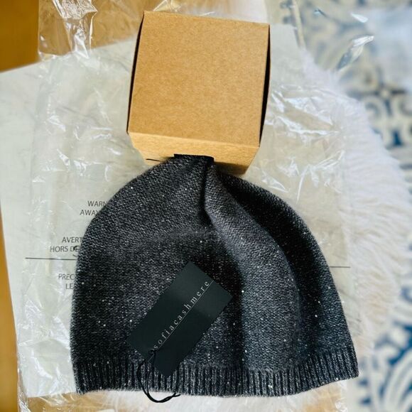 Sofia‎ Cashmere Sequin 100% Cashmere Beanie with Faux Fur Pompom Gray/Black, NWT - Picture 3 of 14